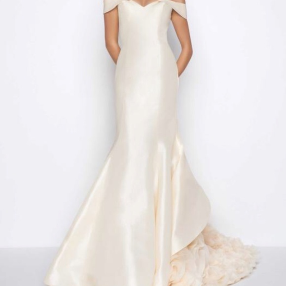 MacDuggal wedding/evening gown - Picture 2 of 9